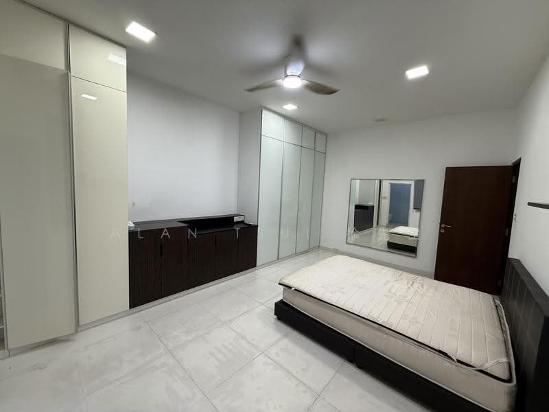 Master Bedroom @ Serangoon Garden Central, Penshurst Place, Hougang / Punggol / Sengkang, Room Rental, 210 sqft, Terraced House For Rent, by Alan Tsui 徐先生, 500277241 - PropertyGuru.com.sg