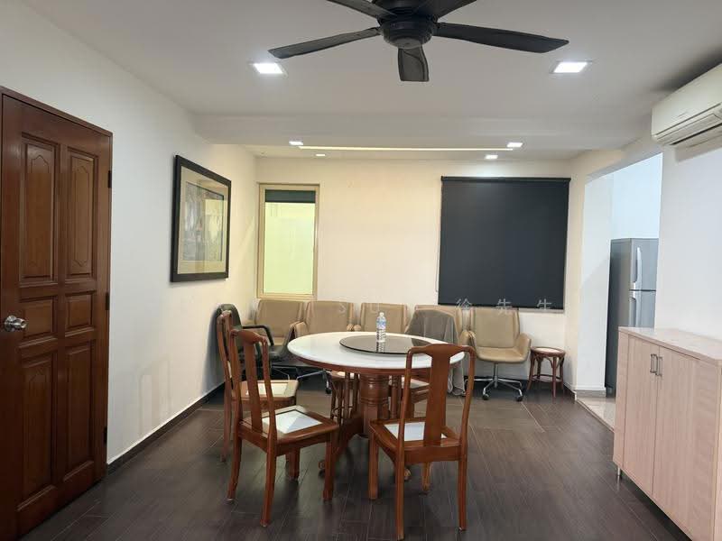 Master Bedroom @ Serangoon Garden Central, Penshurst Place, Hougang / Punggol / Sengkang, Room Rental, 210 sqft, Terraced House For Rent, by Alan Tsui 徐先生, 500277241 - Interior - PropertyGuru.com.sg