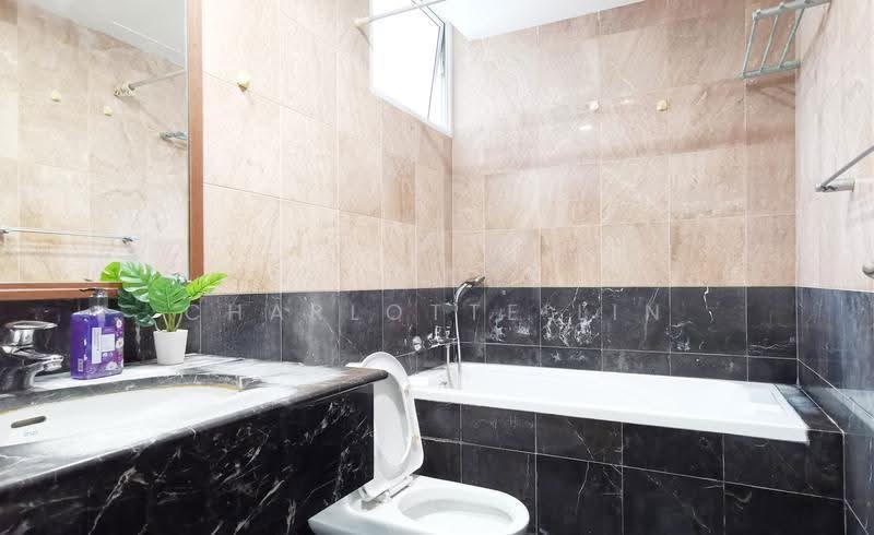 Alessandrea, 31 Alexandra Road, Alexandra / Commonwealth, Room Rental, 200 sqft, Apartment For Rent, by Charlotte Lin, 500277256 - Bathroom - PropertyGuru.com.sg