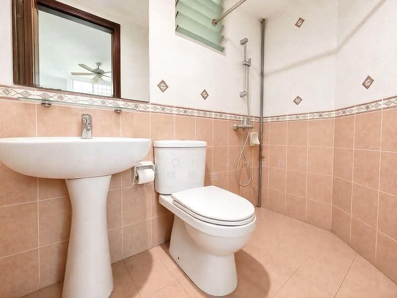 Maysprings, 2 Petir Road, Dairy Farm / Bukit Panjang / Choa Chu Kang, 2 Bedrooms, 904 sqft, Apartment For Sale, by Brandon Zheng 郑祺宝, 500277266 - Bathroom - PropertyGuru.com.sg