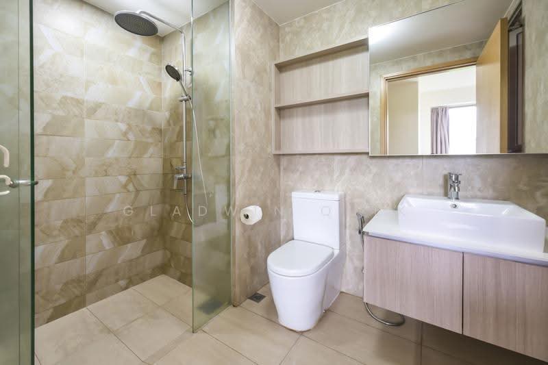 1KM NanChiau Pri Doorstep LRT, Hougang / Punggol / Sengkang, 3 Bedrooms, 904 sqft, Executive Condominium For Sale, by Gladwin Quek, 500277279 - Bathroom - PropertyGuru.com.sg