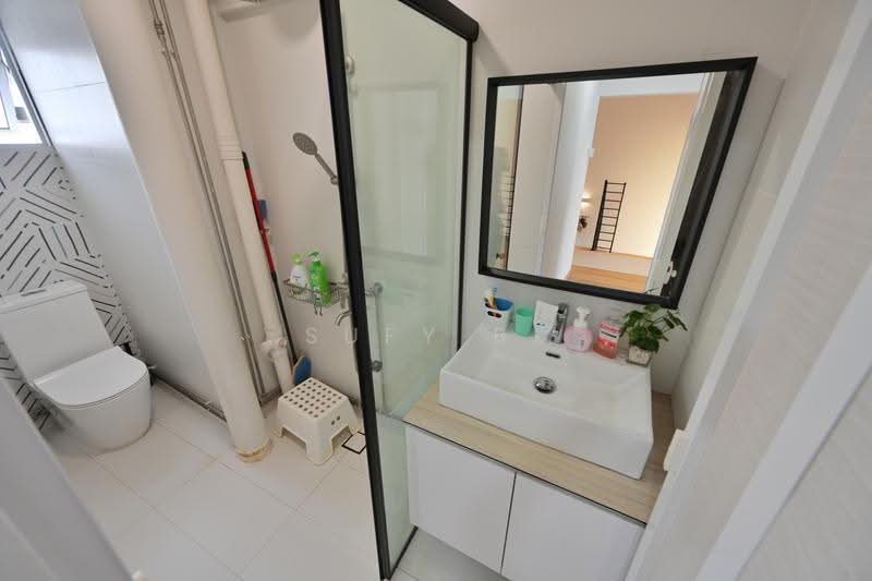 337 Jurong East Avenue 1, 337 Jurong East Avenue 1, Boon Lay / Jurong / Tuas, 3 Bedrooms, 1,604 sqft, HDB Flat For Sale, by Sufy B., 500277292 - Common Bathroom - PropertyGuru.com.sg