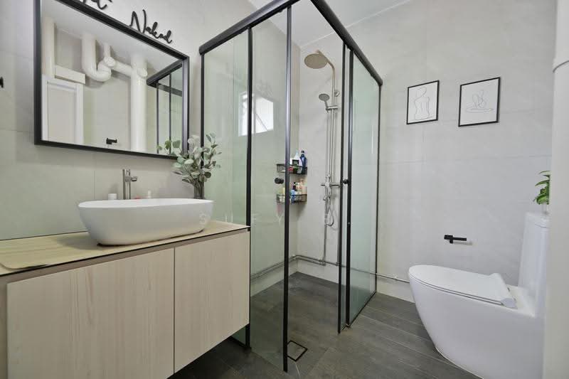 337 Jurong East Avenue 1, 337 Jurong East Avenue 1, Boon Lay / Jurong / Tuas, 3 Bedrooms, 1,604 sqft, HDB Flat For Sale, by Sufy B., 500277292 - Master Bathroom - PropertyGuru.com.sg