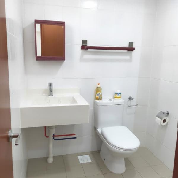 440C Clementi Avenue 3, 440C Clementi Avenue 3, Buona Vista / West Coast / Clementi New Town, Room Rental, 180 sqft, HDB Flat For Rent, by Jay Hung, 500277295 - Bathroom - PropertyGuru.com.sg