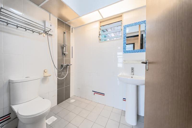 217C Compassvale Drive, 217C Compassvale Drive, Hougang / Punggol / Sengkang, 3 Bedrooms, 990 sqft, HDB Flat For Sale, by Rachel Tan, 500277298 - Bathroom - PropertyGuru.com.sg
