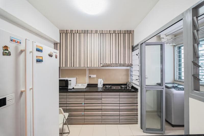 682A Edgefield Plains, , 2 Bedrooms, 732 sqft, HDB Flat For Sale, by Rachel Tan, 500277304 - Kitchen - PropertyGuru.com.sg