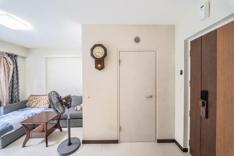 682A Edgefield Plains, , 2 Bedrooms, 732 sqft, HDB Flat For Sale, by Rachel Tan, 500277304 - Living Room - PropertyGuru.com.sg