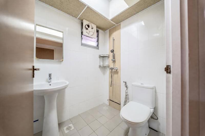 682A Edgefield Plains, , 2 Bedrooms, 732 sqft, HDB Flat For Sale, by Rachel Tan, 500277304 - Bathroom - PropertyGuru.com.sg