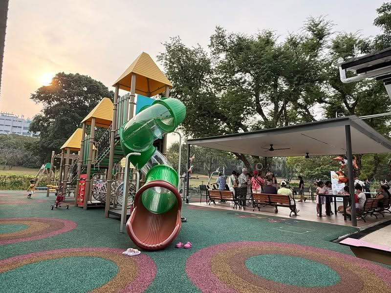 Burghley Centre, Burghley Drive, Hougang / Punggol / Sengkang, 887 sqft, Other Retail For Rent, by Tham Mun Hong, 500277308 - Exterior - CommercialGuru.com.sg