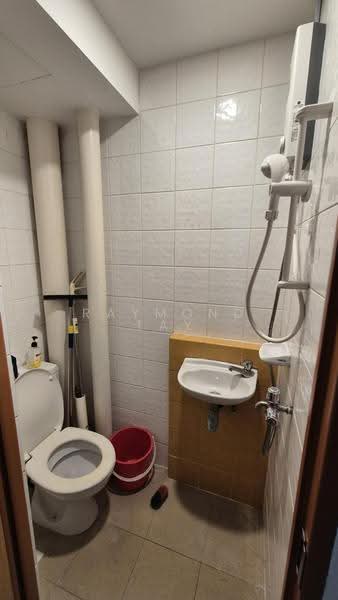 Woodsvale, 1 Woodlands Drive 72, Admiralty / Woodlands, Room Rental, 160 sqft, Condominium For Rent, by Raymond Tay, 500277314 - Bathroom - PropertyGuru.com.sg