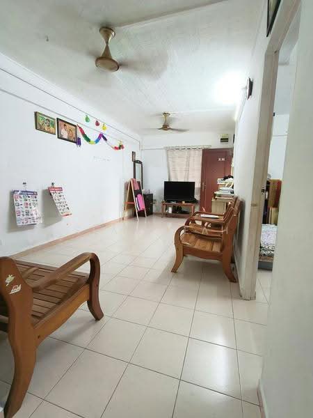 229 Bukit Batok East Avenue 3, 229 Bukit Batok East Avenue 3, Dairy Farm / Bukit Panjang / Choa Chu Kang, 2 Bedrooms, 721 sqft, HDB Flat For Sale, by Sean Seah, 500277325 - Living Room - PropertyGuru.com.sg