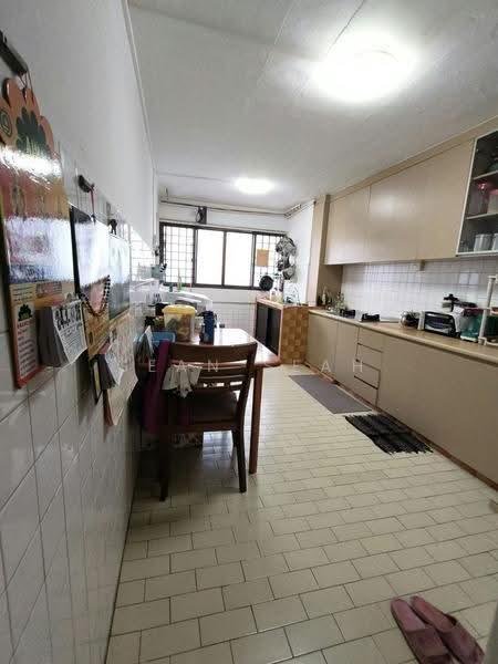 229 Bukit Batok East Avenue 3, 229 Bukit Batok East Avenue 3, Dairy Farm / Bukit Panjang / Choa Chu Kang, 2 Bedrooms, 721 sqft, HDB Flat For Sale, by Sean Seah, 500277325 - Kitchen - PropertyGuru.com.sg