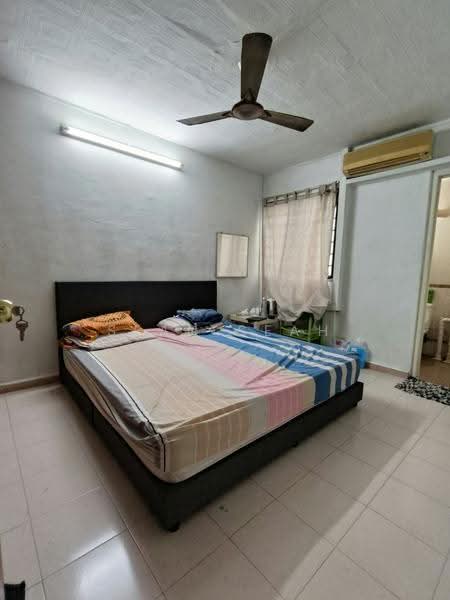 229 Bukit Batok East Avenue 3, 229 Bukit Batok East Avenue 3, Dairy Farm / Bukit Panjang / Choa Chu Kang, 2 Bedrooms, 721 sqft, HDB Flat For Sale, by Sean Seah, 500277325 - Bedroom - PropertyGuru.com.sg