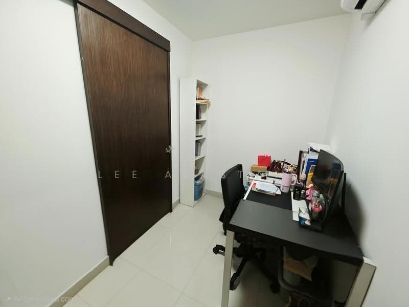 Siglap V, 2 First Street, East Coast / Marine Parade, 1 Bedroom, 517 sqft, Condominium For Rent, by Lee Alastair, 500277343 - PropertyGuru.com.sg