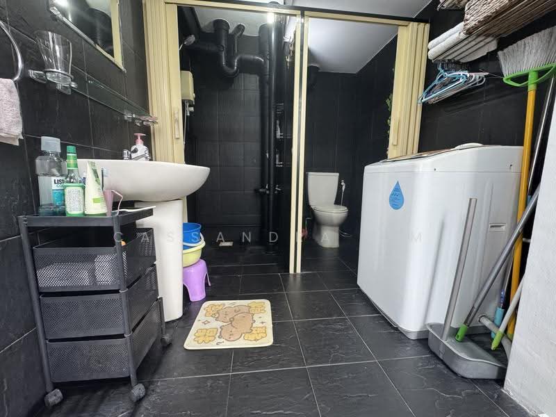 106 Henderson Crescent, 106 Henderson Crescent, Alexandra / Commonwealth, 3 Bedrooms, 872 sqft, HDB Flat For Rent, by Cassandra Lim, 500277349 - PropertyGuru.com.sg