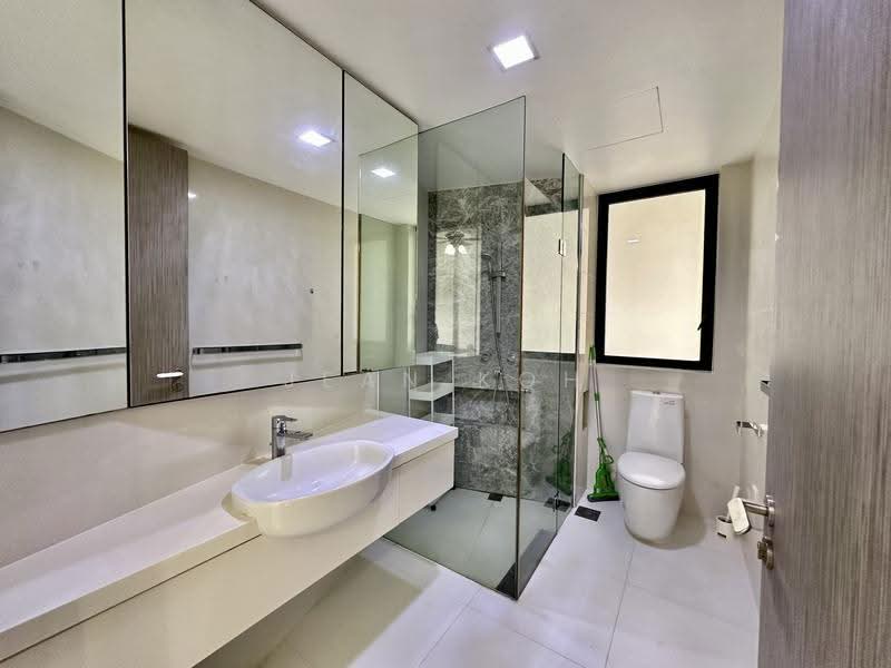 d'Leedon (Former Farrer Court), 11 Leedon Heights, Tanglin / Holland / Bukit Timah, 1 Bedroom, 592 sqft, Condominium For Sale, by Jean Koh, 500277350 - Bathroom - PropertyGuru.com.sg