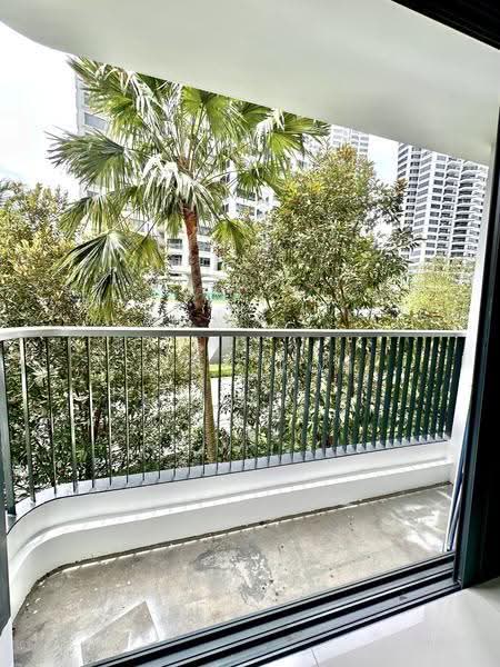 d'Leedon (Former Farrer Court), 11 Leedon Heights, Tanglin / Holland / Bukit Timah, 1 Bedroom, 592 sqft, Condominium For Sale, by Jean Koh, 500277350 - Balcony - PropertyGuru.com.sg