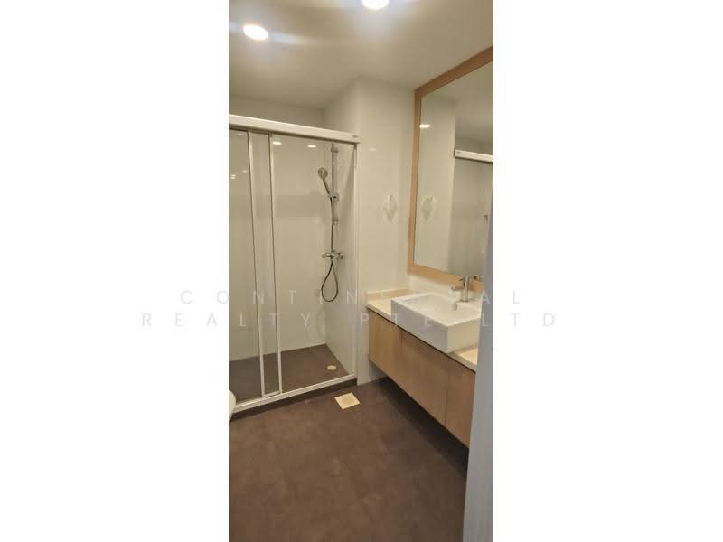 Cairnhill Plaza, 53 Cairnhill Road, Orchard / River Valley, 2 Bedrooms, 2,293 sqft, Apartment For Rent, by GEORGE, 500277359 - Master Bathroom - PropertyGuru.com.sg