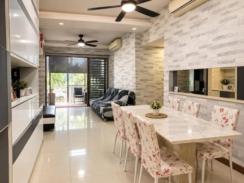 Parc Vera, 2 Hougang Street 32, Hougang / Punggol / Sengkang, 4 Bedrooms, 1,550 sqft, Condominium For Sale, by Jayden Peh, 500277362 - Living Room - PropertyGuru.com.sg