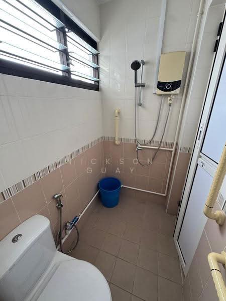 Room for rent in 323 Bukit Batok Street 33, 116, , Room Rental, 155 sqft, HDB Flat For Rent, by Nickson Guay, 500277374 - Bathroom - PropertyGuru.com.sg