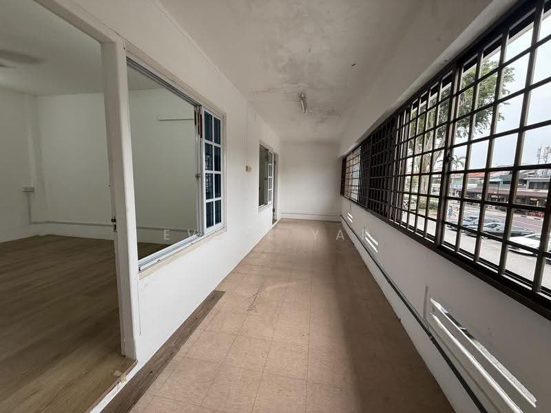 Serangoon Garden Estate, Serangoon Garden Way, Hougang / Punggol / Sengkang, 3 Bedrooms, 1,400 sqft, Apartment For Rent, by Evone Yap, 500277397 - Corridor - PropertyGuru.com.sg