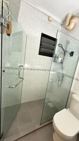672A Klang Lane, 672A Klang Lane, Farrer Park / Serangoon Rd, Room Rental, 250 sqft, HDB Flat For Rent, by Serene Low, 500277398 - Bathroom - PropertyGuru.com.sg