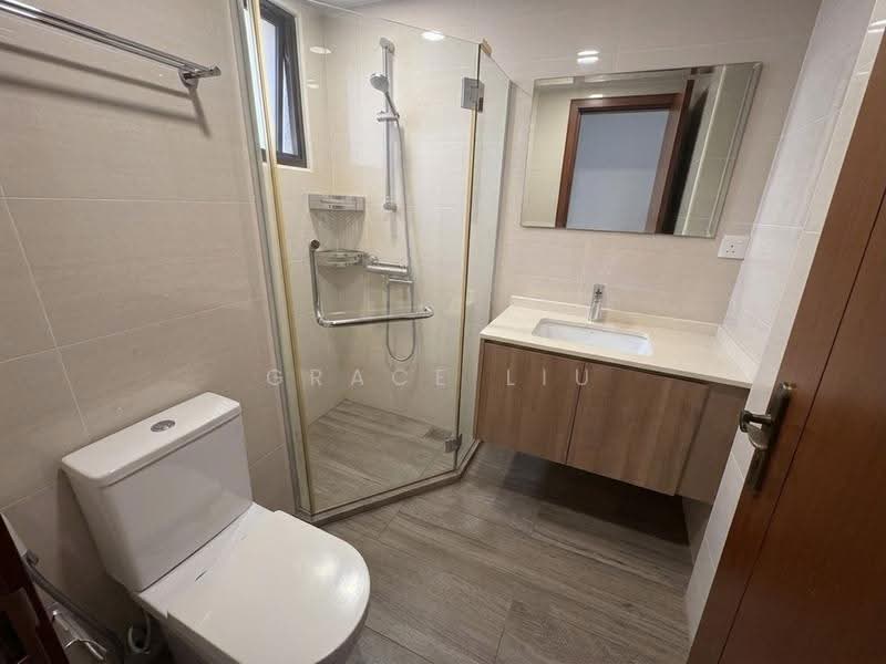 The Mayfair, 1 Jurong East Street 32, Boon Lay / Jurong / Tuas, 3 Bedrooms, 1,227 sqft, Condominium For Rent, by Grace Liu, 500277413 - Bathroom - PropertyGuru.com.sg