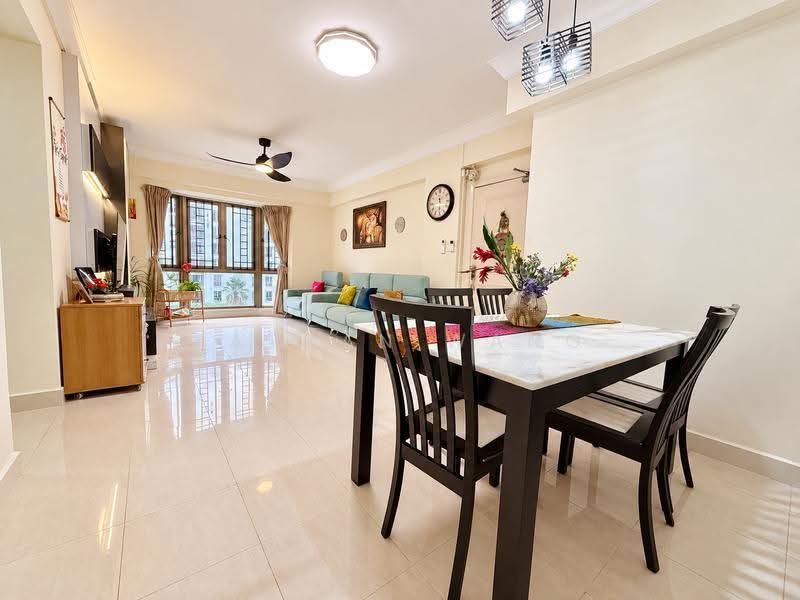 Parkview Apartments, 5 Bukit Batok Street 25, Dairy Farm / Bukit Panjang / Choa Chu Kang, 2 Bedrooms, 980 sqft, Apartment For Sale, by Nathan Wang, 500277415 - Living Room - PropertyGuru.com.sg
