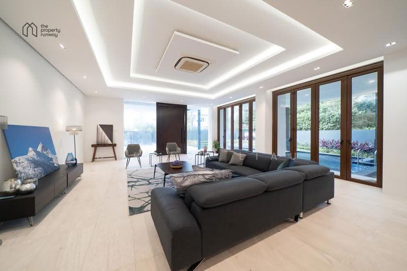 Modern 3.5 Storey Freehold Semi-D with Swimming Pool Near Bayshore MRT within Lucky Heights Estate, Bedok / Upper East Coast, 7 Bedrooms, 6,067 sqft, Detached House For Rent, by Derrick Liau, 500277428 - Living Room - PropertyGuru.com.sg