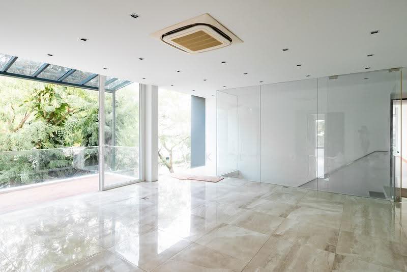 Modern 3.5 Storey Freehold Semi-D with Swimming Pool Near Bayshore MRT within Lucky Heights Estate, Bedok / Upper East Coast, 7 Bedrooms, 6,067 sqft, Detached House For Rent, by Derrick Liau, 500277428 - Interior - PropertyGuru.com.sg