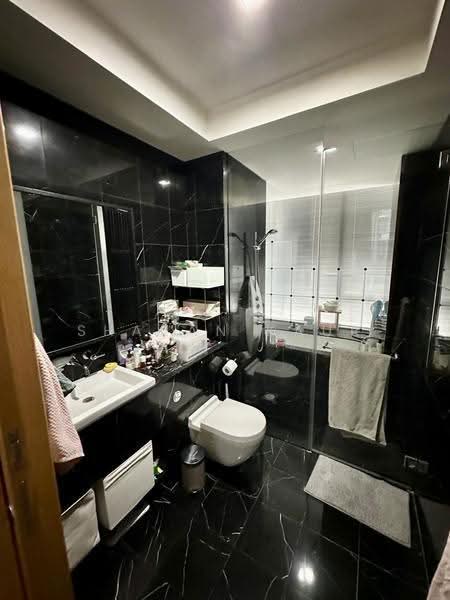 Helios Residences, 17 Cairnhill Circle, Orchard / River Valley, 2 Bedrooms, 1,281 sqft, Condominium For Rent, by Sharan Kaur, 500277437 - Bathroom - PropertyGuru.com.sg