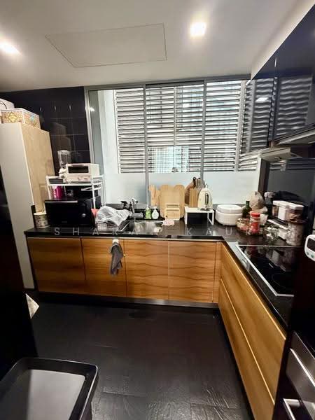 Helios Residences, 17 Cairnhill Circle, Orchard / River Valley, 2 Bedrooms, 1,281 sqft, Condominium For Rent, by Sharan Kaur, 500277437 - Kitchen - PropertyGuru.com.sg