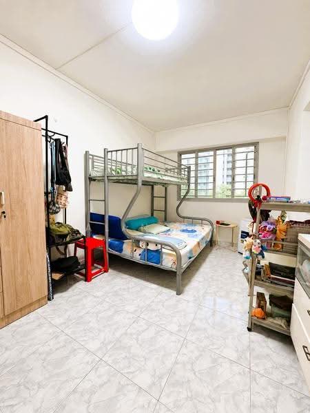 334 Sembawang Close, 334 Sembawang Close, Sembawang / Yishun, 4 Bedrooms, 1,249 sqft, HDB Flat For Sale, by Alan Lim, 500277439 - Bedroom - PropertyGuru.com.sg