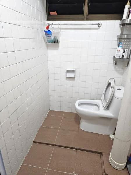575 Ang Mo Kio Avenue 10, 575 Ang Mo Kio Avenue 10, Ang Mo Kio / Bishan / Thomson, Room Rental, 120 sqft, HDB Flat For Rent, by Steven Choo, 500277444 - Bathroom - PropertyGuru.com.sg
