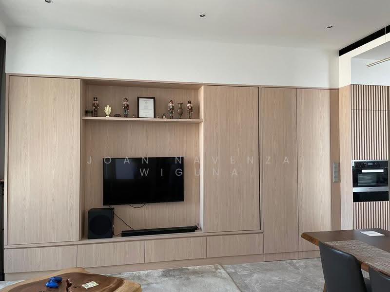 Martin Modern, 10 Martin Place, Orchard / River Valley, 2 Bedrooms, 872 sqft, Apartment For Sale, by Joan Navenza Wiguna, 500277446 - Living Room - PropertyGuru.com.sg