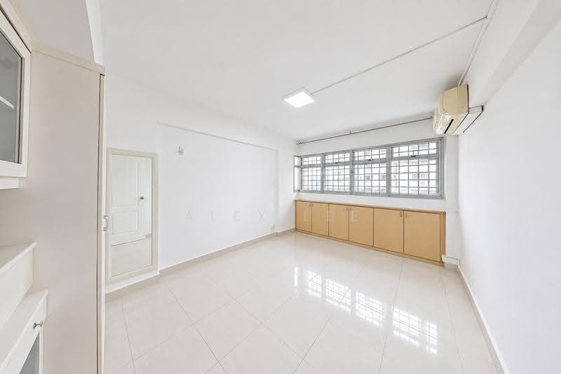 23B Queen's Close, 23B Queen's Close, Alexandra / Commonwealth, 3 Bedrooms, 1,119 sqft, HDB Flat For Sale, by Alex Lee, 500277451 - Bedroom 2 - PropertyGuru.com.sg