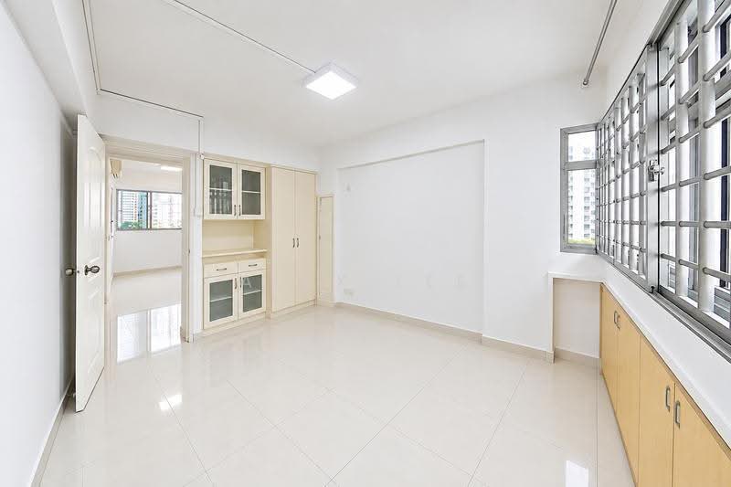 23B Queen's Close, 23B Queen's Close, Alexandra / Commonwealth, 3 Bedrooms, 1,119 sqft, HDB Flat For Sale, by Alex Lee, 500277451 - Bedroom 2 - PropertyGuru.com.sg