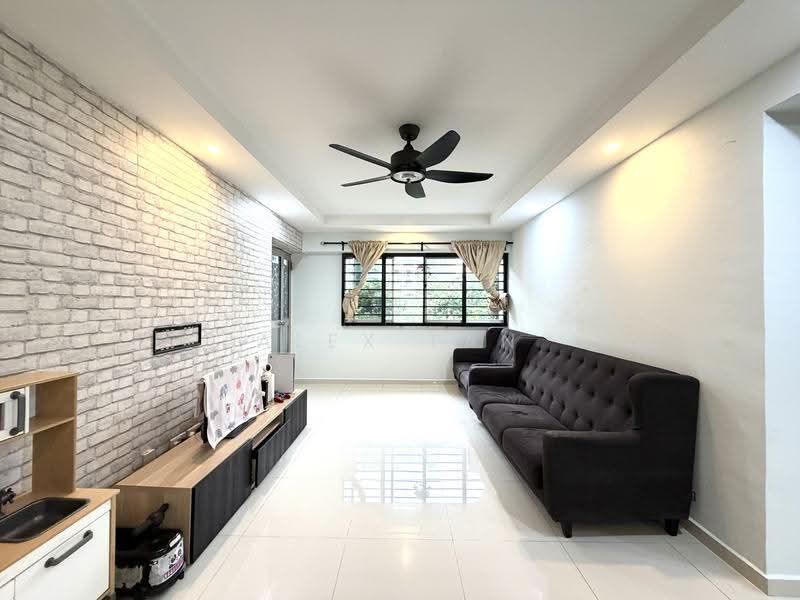 444 Hougang Avenue 8, 444 Hougang Avenue 8, Hougang / Punggol / Sengkang, 3 Bedrooms, 1,130 sqft, HDB Flat For Sale, by Alex Tan, 500277463 - Living Room - PropertyGuru.com.sg