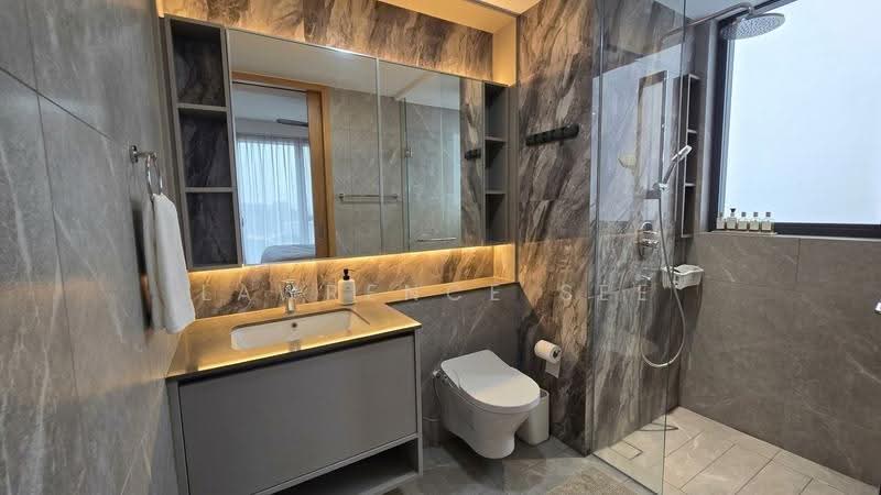 Penrose, 20 Sims Drive, Eunos / Geylang / Paya Lebar, 4 Bedrooms, 1,389 sqft, Condominium For Sale, by Lawrence See, 500277465 - Bathroom - PropertyGuru.com.sg