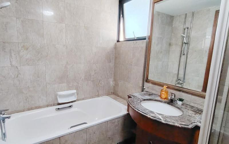 Tanglin View, 156 Prince Charles Crescent, Alexandra / Commonwealth, Room Rental, 165 sqft, Condominium For Rent, by Jeron Lee, 500277470 - Bathroom - PropertyGuru.com.sg