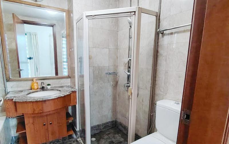 Tanglin View, 156 Prince Charles Crescent, Alexandra / Commonwealth, Room Rental, 165 sqft, Condominium For Rent, by Jeron Lee, 500277470 - Bathroom - PropertyGuru.com.sg