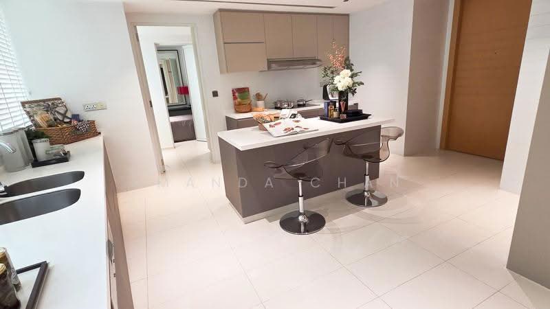 1 Min walk to Shenton Way MRT! Landed Living ABOVE the City, Undervalued, Rare, Luxurious, Boat Quay / Raffles Place / Marina, 4 Bedrooms, 6,674 sqft, Condominium For Sale, by Amanda Chan, 500277472 - Kitchen - PropertyGuru.com.sg