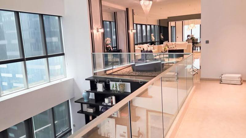 1 Min walk to Shenton Way MRT! Landed Living ABOVE the City, Undervalued, Rare, Luxurious, Boat Quay / Raffles Place / Marina, 4 Bedrooms, 6,674 sqft, Condominium For Sale, by Amanda Chan, 500277472 - Living Room - PropertyGuru.com.sg