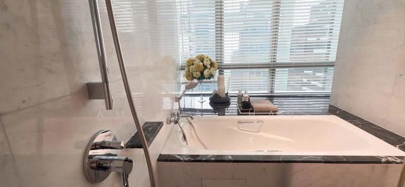 1 Min walk to Shenton Way MRT! Landed Living ABOVE the City, Undervalued, Rare, Luxurious, Boat Quay / Raffles Place / Marina, 4 Bedrooms, 6,674 sqft, Condominium For Sale, by Amanda Chan, 500277472 - Bathroom - PropertyGuru.com.sg
