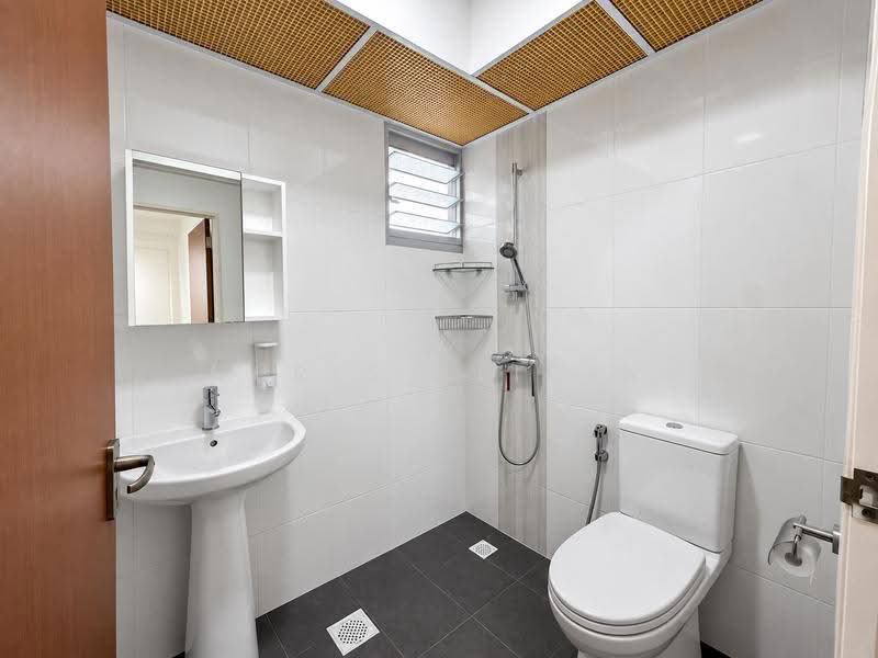 185B Woodlands Street 13, 185B Woodlands Street 13, Admiralty / Woodlands, 2 Bedrooms, 732 sqft, HDB Flat For Rent, by Nuris Alicia, 500277475 - Bathroom - PropertyGuru.com.sg