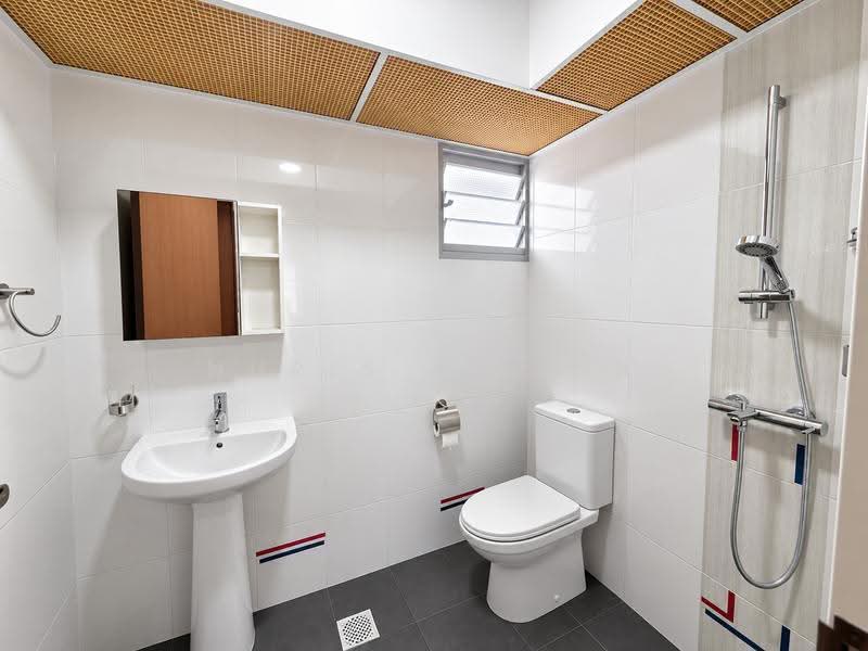 185B Woodlands Street 13, 185B Woodlands Street 13, Admiralty / Woodlands, 2 Bedrooms, 732 sqft, HDB Flat For Rent, by Nuris Alicia, 500277475 - Bathroom - PropertyGuru.com.sg