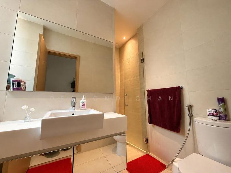 Tierra Vue, 40 Saint Patrick's Road, East Coast / Marine Parade, 2 Bedrooms, 947 sqft, Condominium For Sale, by Desmond Chan, 500277479 - Bathroom - PropertyGuru.com.sg