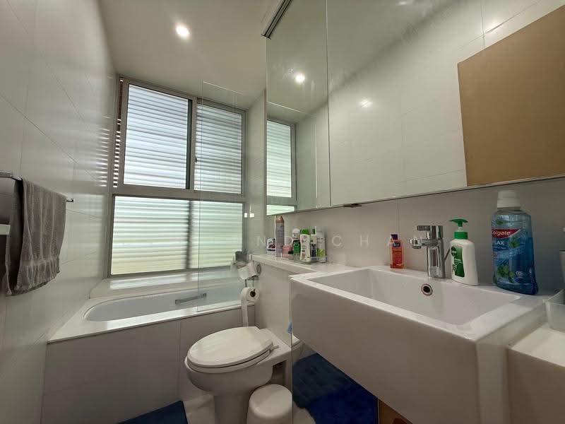 Tierra Vue, 40 Saint Patrick's Road, East Coast / Marine Parade, 2 Bedrooms, 947 sqft, Condominium For Sale, by Desmond Chan, 500277479 - Bathroom - PropertyGuru.com.sg