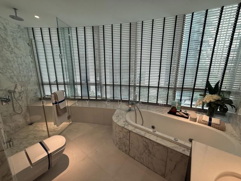 Cliveden at Grange, 100 Grange Road, Tanglin / Holland / Bukit Timah, 4 Bedrooms, 2,842 sqft, Condominium For Sale, by Dolly Chia 谢梅莉, 500277501 - Bathroom - PropertyGuru.com.sg
