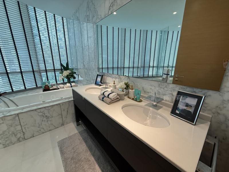 Cliveden at Grange, 100 Grange Road, Tanglin / Holland / Bukit Timah, 4 Bedrooms, 2,842 sqft, Condominium For Sale, by Dolly Chia 谢梅莉, 500277501 - Bathroom - PropertyGuru.com.sg